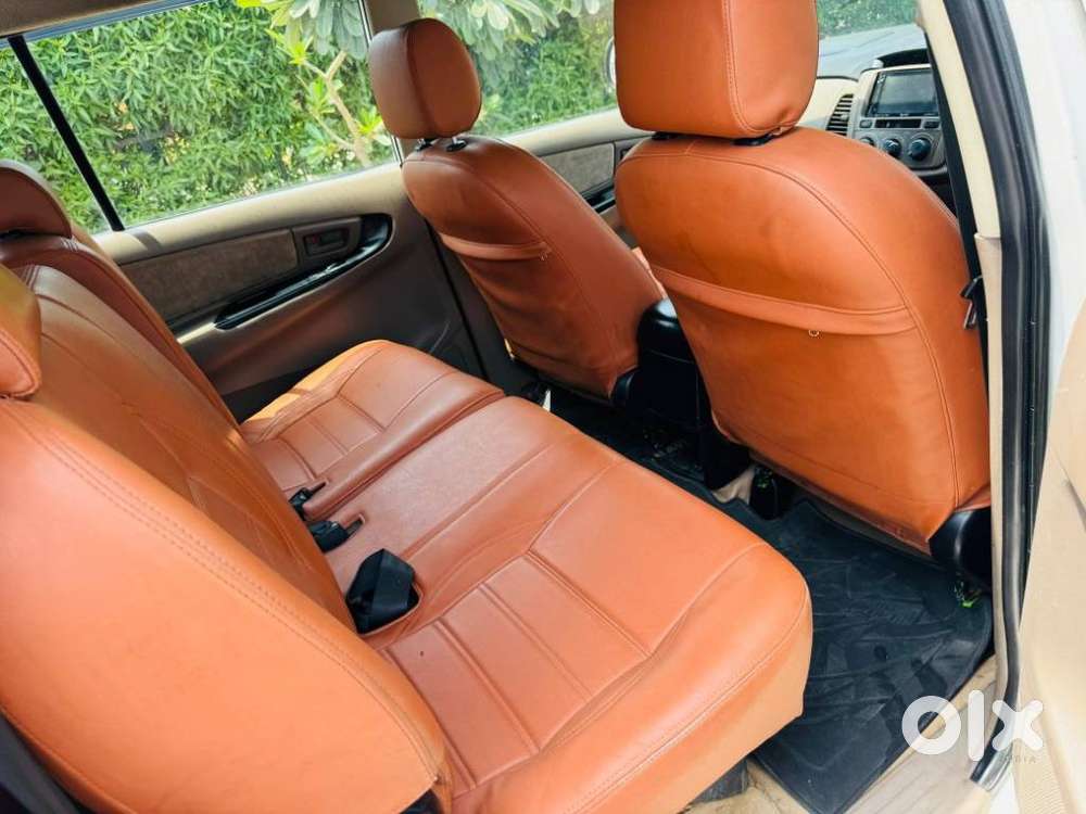 Toyota Innova 2.5 G (diesel) 8 Seater, 2015, Diesel