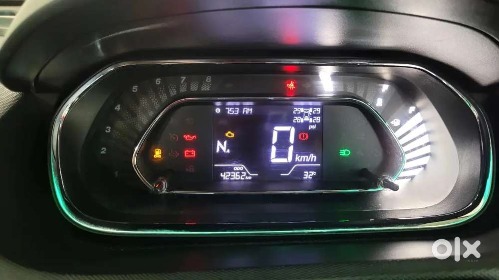 Tata Tiago [automatic] Cng + Petrol
