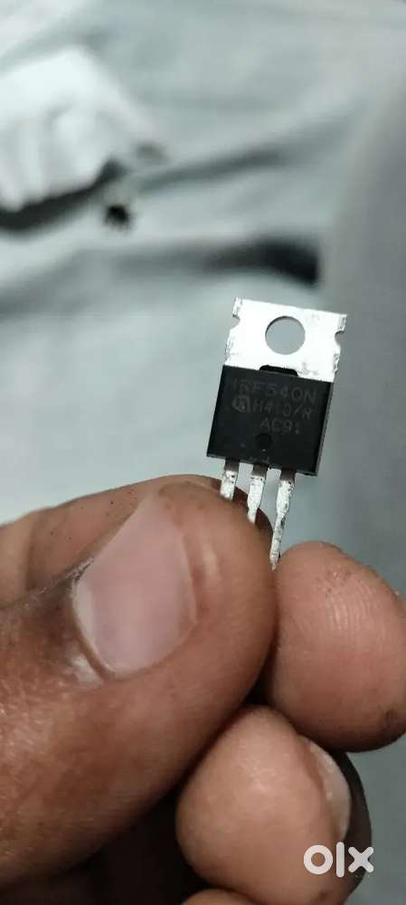 2 IRF540N MOSFET + 2 L7805CV IC