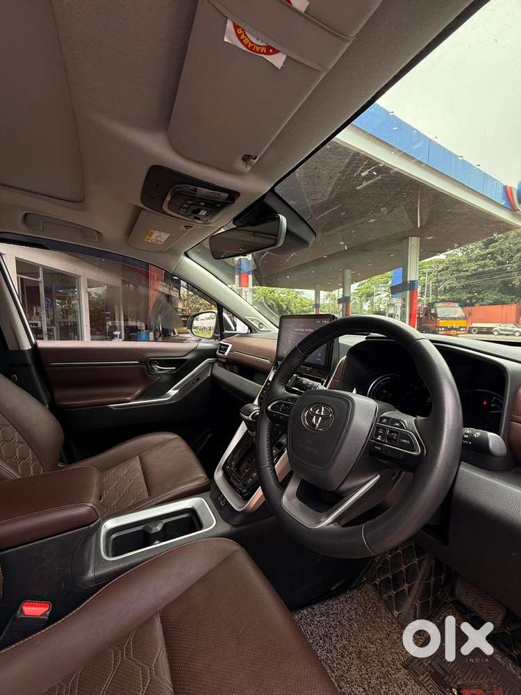 Toyota Innova Hycross 2.0 Zx (o) Hybrid 7 Str, 2023, Petrol