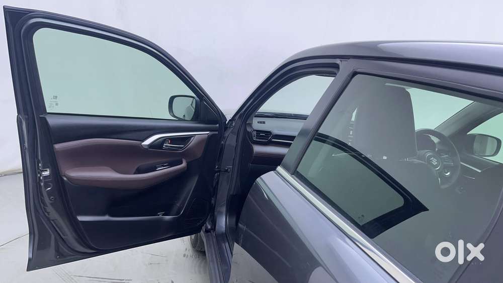 Maruti Suzuki Grand Vitara 1.5 Zeta Smart Hybrid At, 2023, Petrol