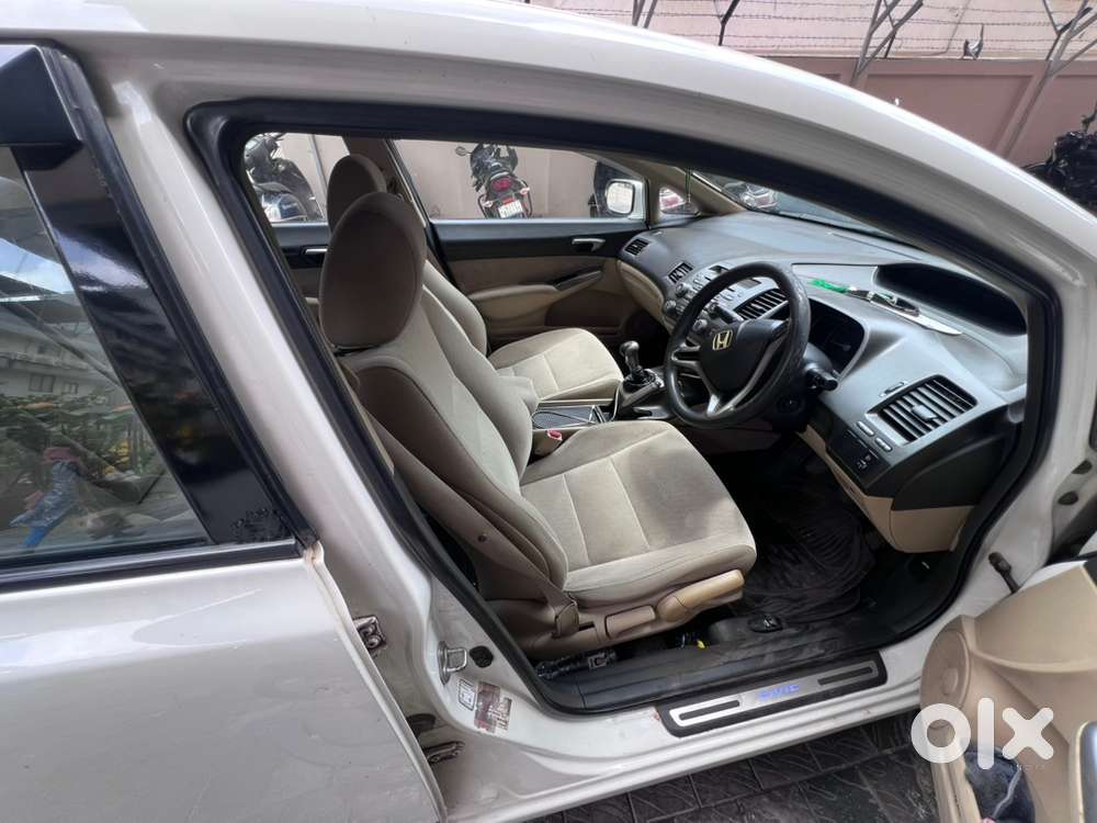 Honda Civic Petrol Mt 2010