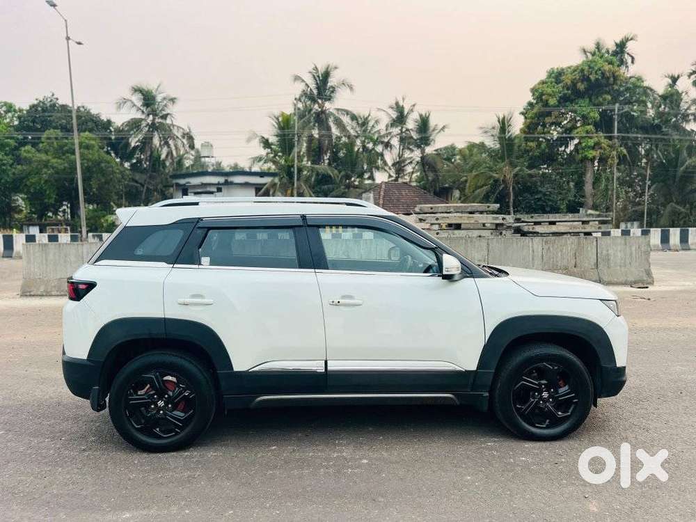 Maruti Suzuki Brezza 1.5 Zxi At Smart Hybrid, 2024, Petrol