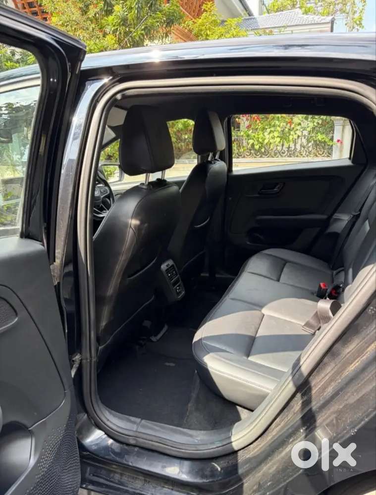 2022 Altroz Diesel Dark Edition Top End