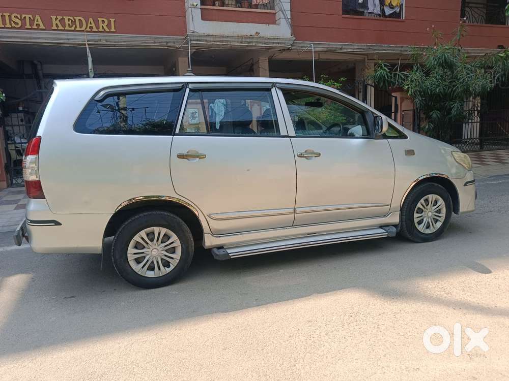 Toyota Innova [2013-2016] 2.5 G4 8 Str, 2014, Diesel