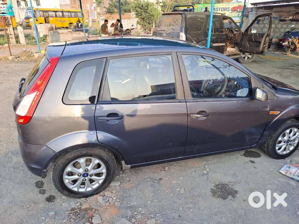 Ford Figo Titanium 2014