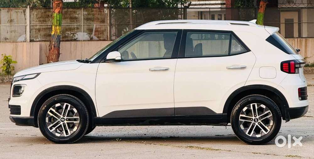 Hyundai Venue 1.0 Sx (o) Turbo Dct, 2023, Petrol