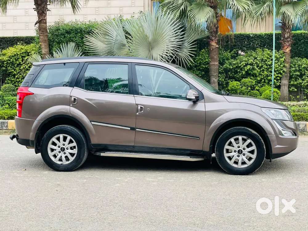 Mahindra Xuv500 W10 Fwd 2017 Diesel Auto Sunroof 1st Owner Top Model