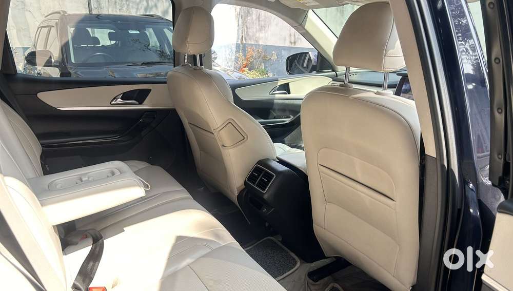 Mahindra Xuv700 2.2 Ax 7 Diesel Mt Luxury Pack Str, 2022, Diesel