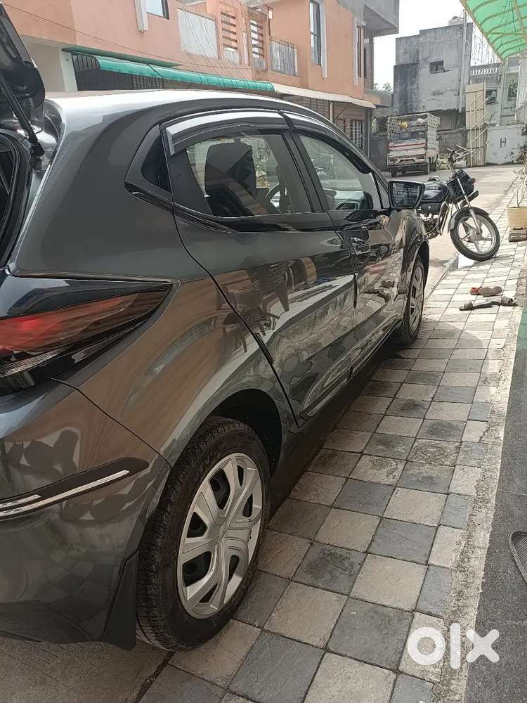 Tata Altroz 2022 Petrol 16000 Km Driven