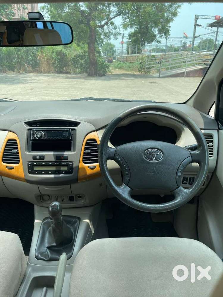 Toyota Innova 2004-2011 2.5 V Diesel 7-seater, 2010, Diesel