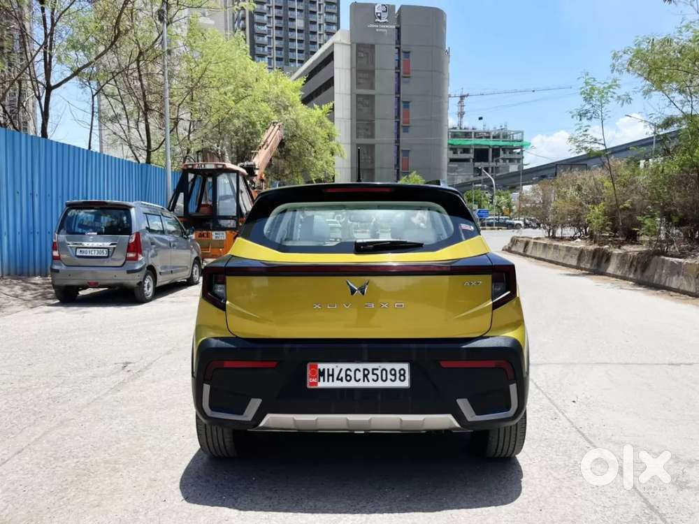 Mahindra Xuv 3xo Ax7 Diesel Mt, 2024, Diesel