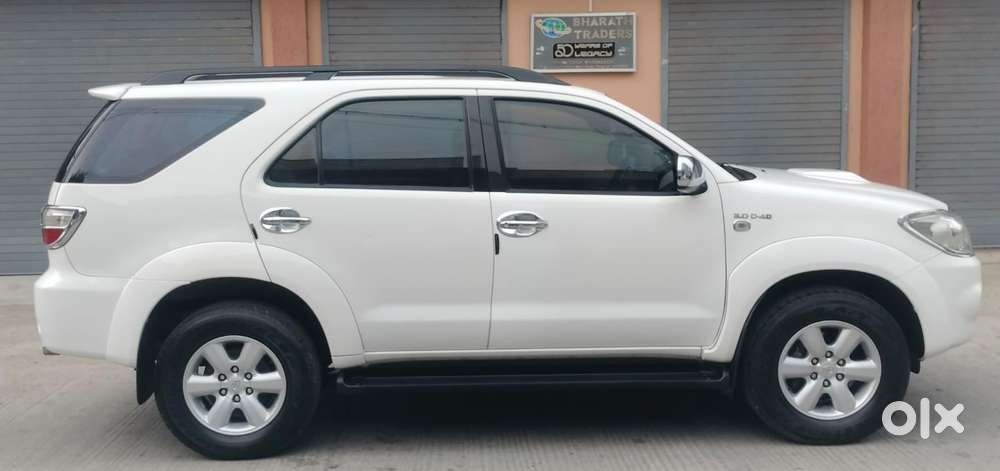 Toyota Fortuner 4x4 At, 2010, Diesel