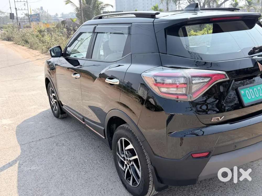 Mahindra Xuv400 2025 Electric 18000 Km Driven