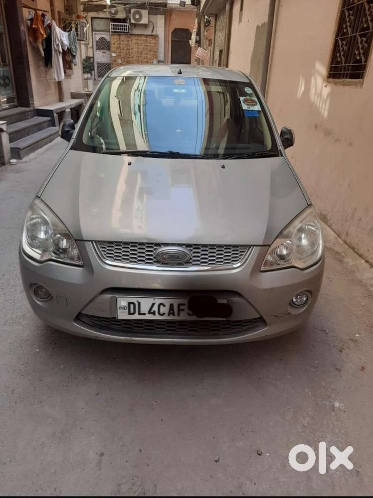 Ford Car Manual 2011
