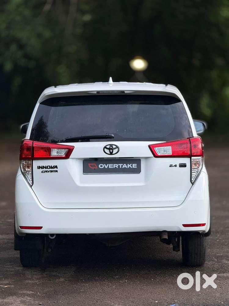 Toyota Innova Crysta 2.4 G Mt 7 Str, 2022, Diesel