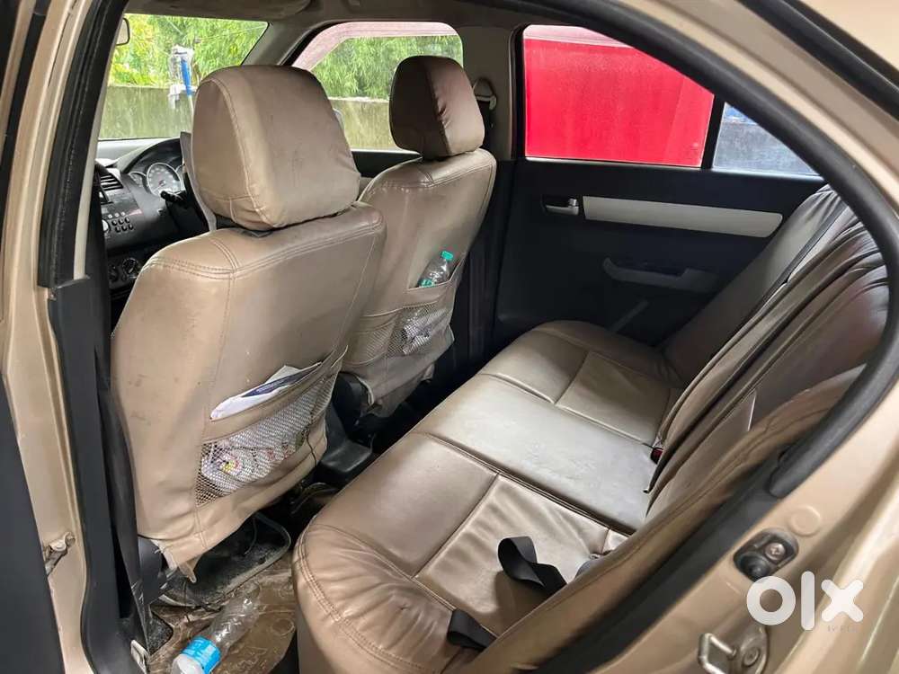 Maruti Suzuki Swift Dzire 2011