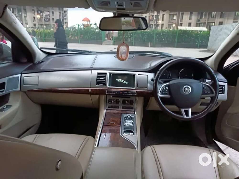 Jaguar Xf 2012 Diesel 120000 Km Driven