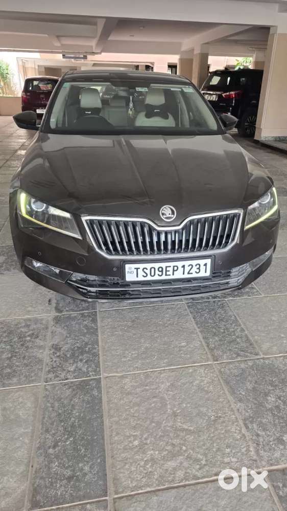 Skoda Superb [ ] 1.8 Style Tsi At, 2017, Petrol
