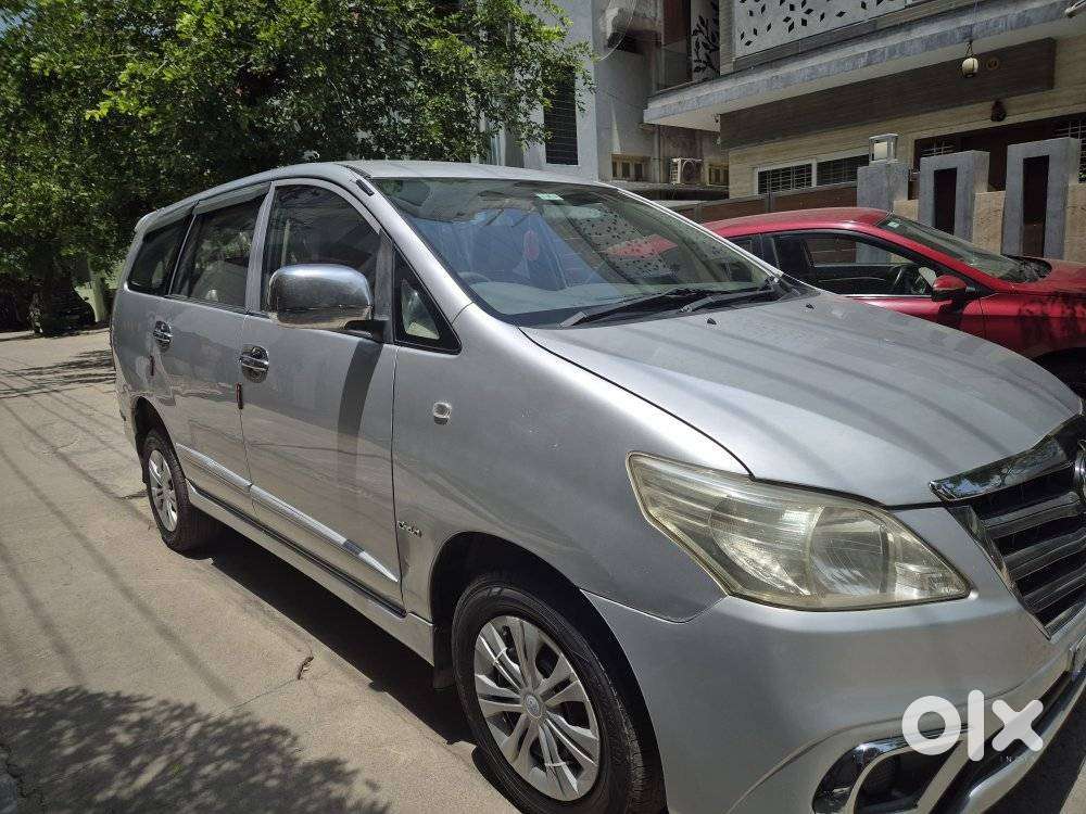 Toyota Innova 2.5 G (diesel) 8 Seater, 2014, Diesel