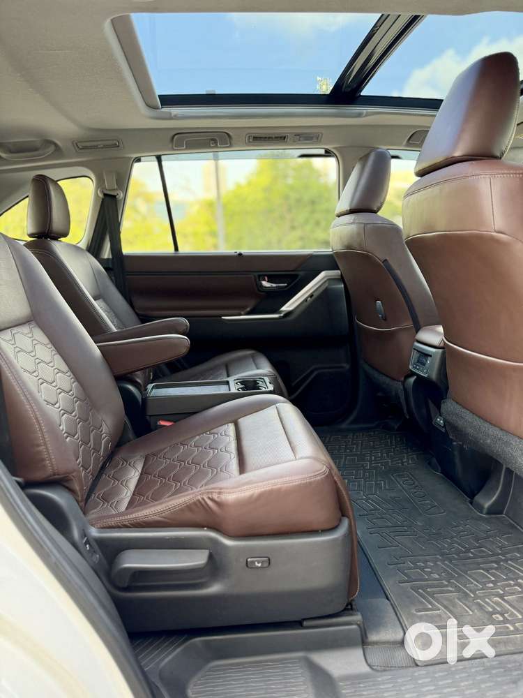 Toyota Innova Hycross 2.0 Zx Hybrid 7 Str, 2023, Electric