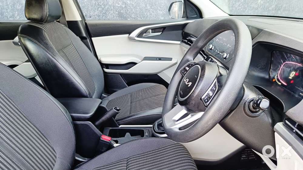 Kia Carens 1.4 Prestige Plus Turbo Dct 7 Str, 2022, Petrol