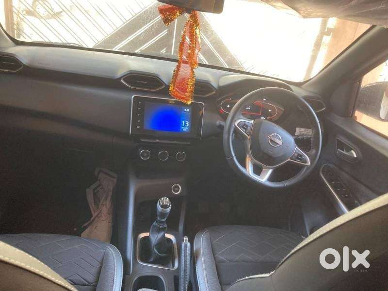 Nissan Magnite 1.0 Xv Premium, 2023, Petrol