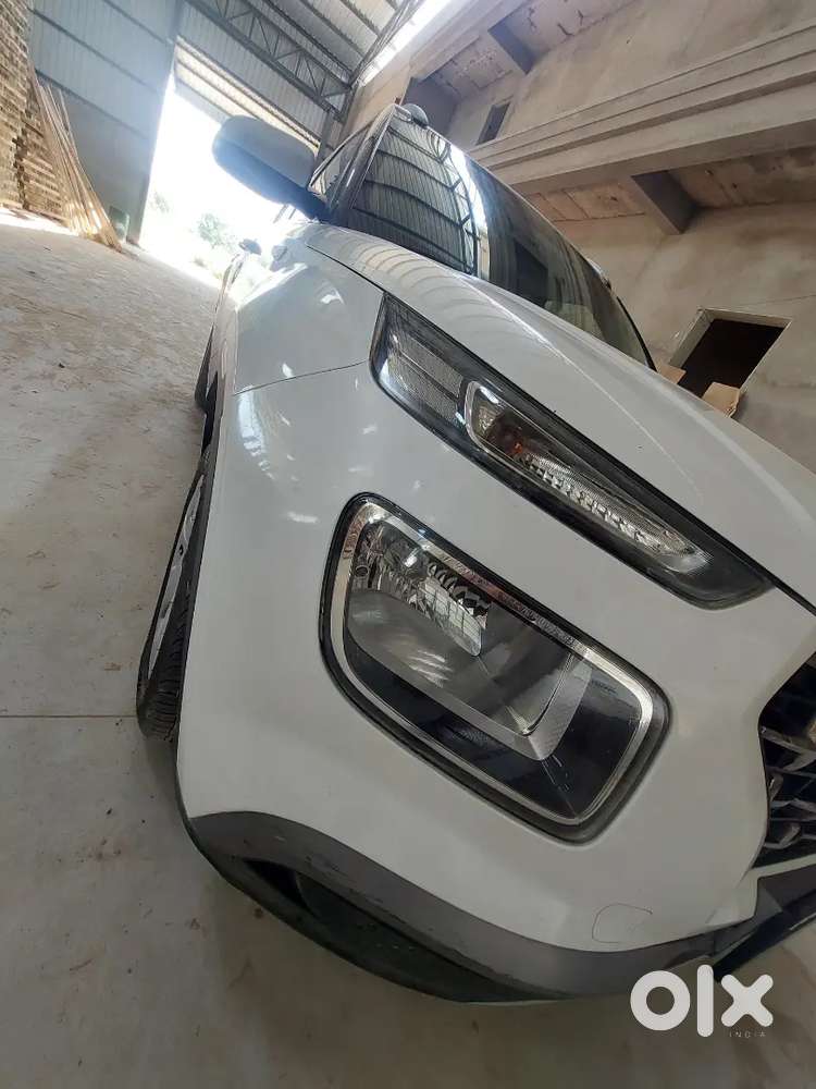 Hyundai Venue 2020 Last, New Tyre, New Insurence Diesel Manual