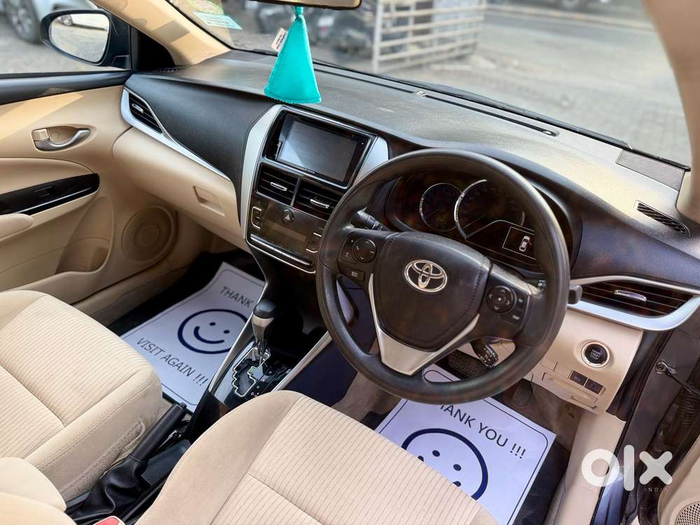 Toyota Yaris V Cvt, 2018, Petrol