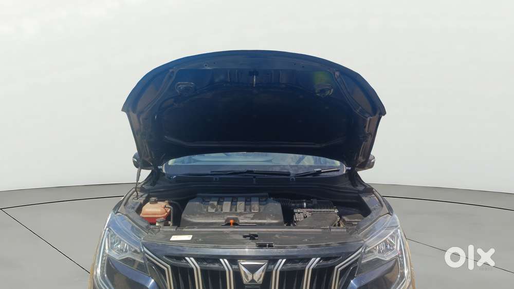 Mahindra Xuv700 2.0 Ax 7 Petrol At Str, 2022, Petrol