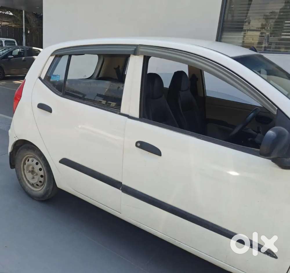 Hyundai I10 2017 Petrol Well Maintained 68000 Km Driven