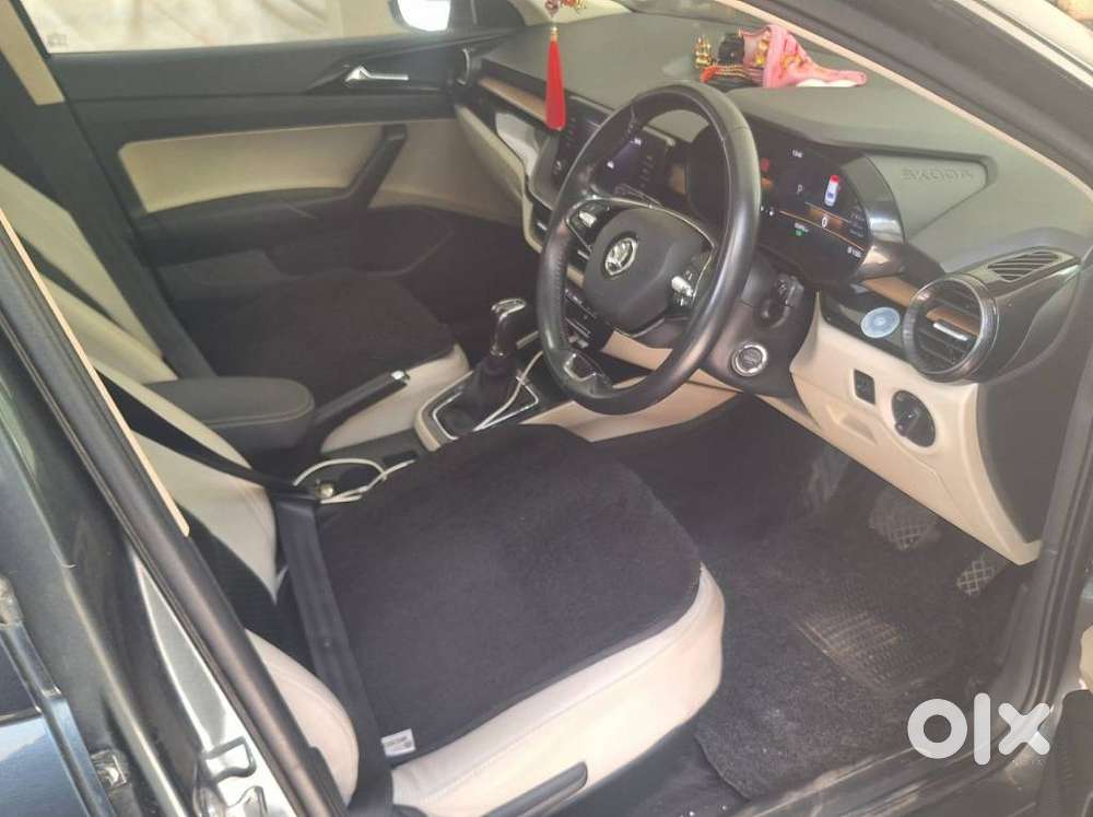 Skoda Slavia 1.5 Tsi Style At, 2023, Petrol
