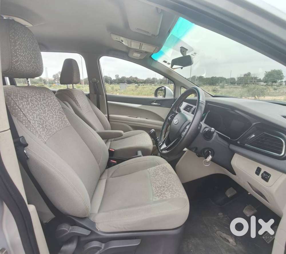 Mahindra Marazzo M6, 2018, Diesel