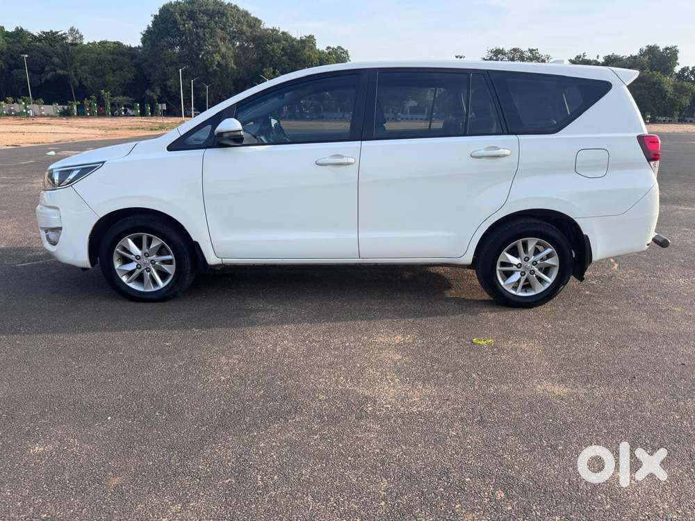 Toyota Innova Crysta 2.4 G Mt, 2023, Diesel