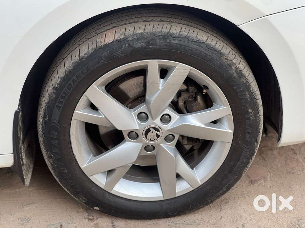 Skoda Octavia 2.0 Style Tsi At, 2022, Petrol