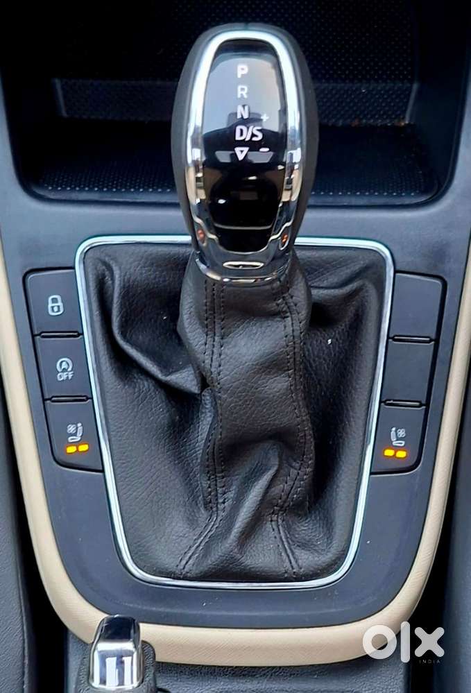 Skoda Slavia, 2024, Petrol