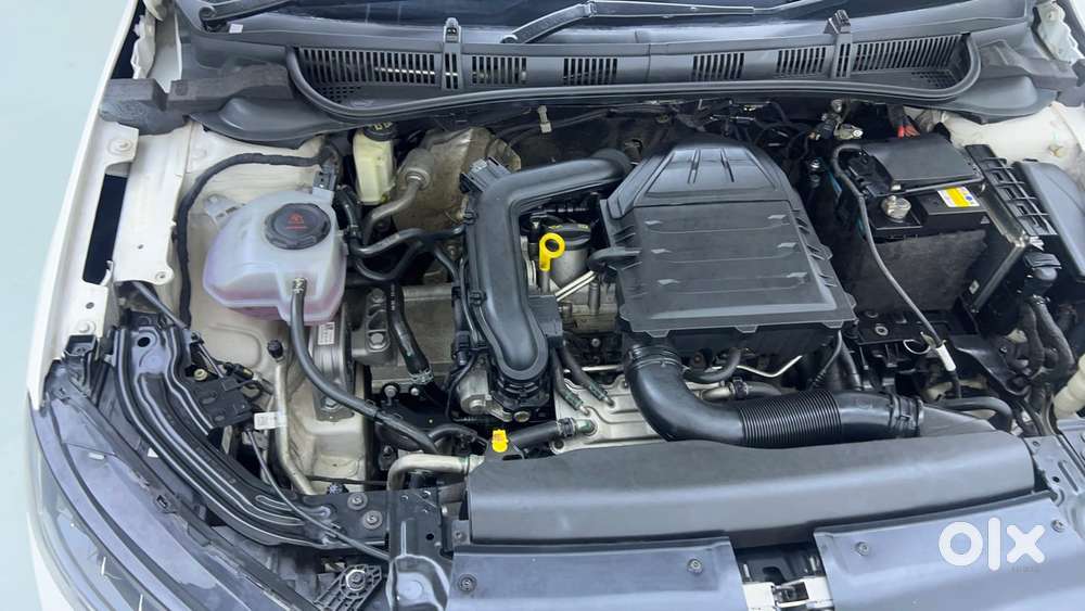 Skoda Slavia Style 1.0l Tsi At, 2022, Petrol