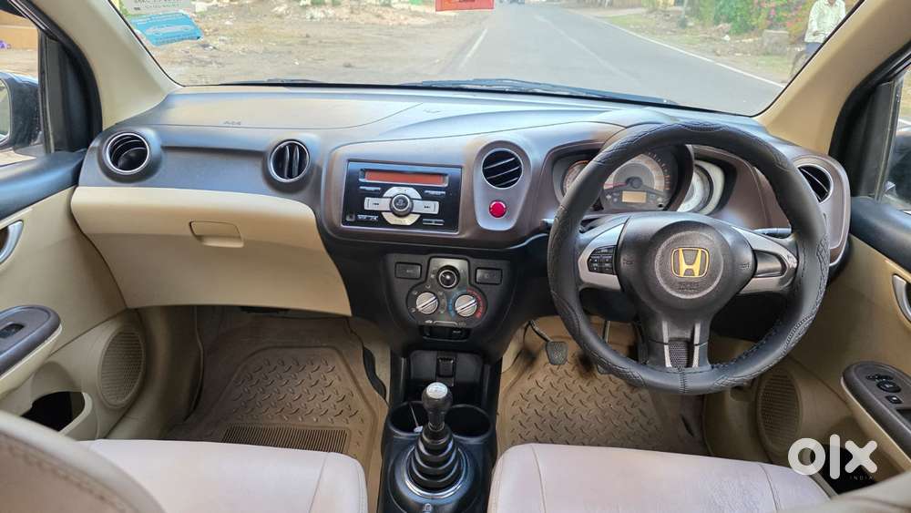 Honda Brio V Mt, 2012, Petrol
