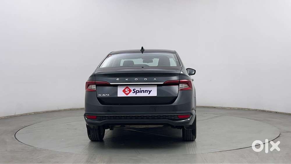 Skoda Slavia Ambition 1.0l Tsi At, 2023, Petrol