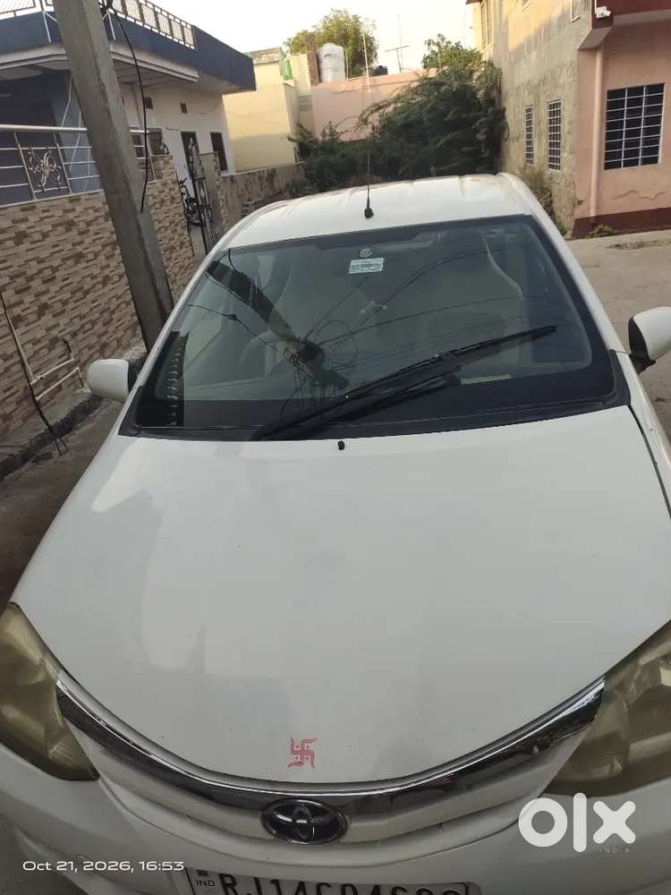 Toyota Etios 1.5 V 2012