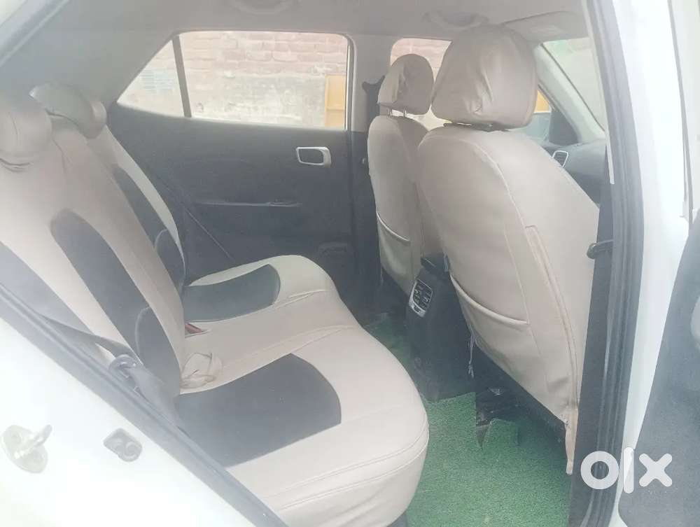 Urgent Sell Hyundai Venue 2021 Petrol 26500 Km Driven