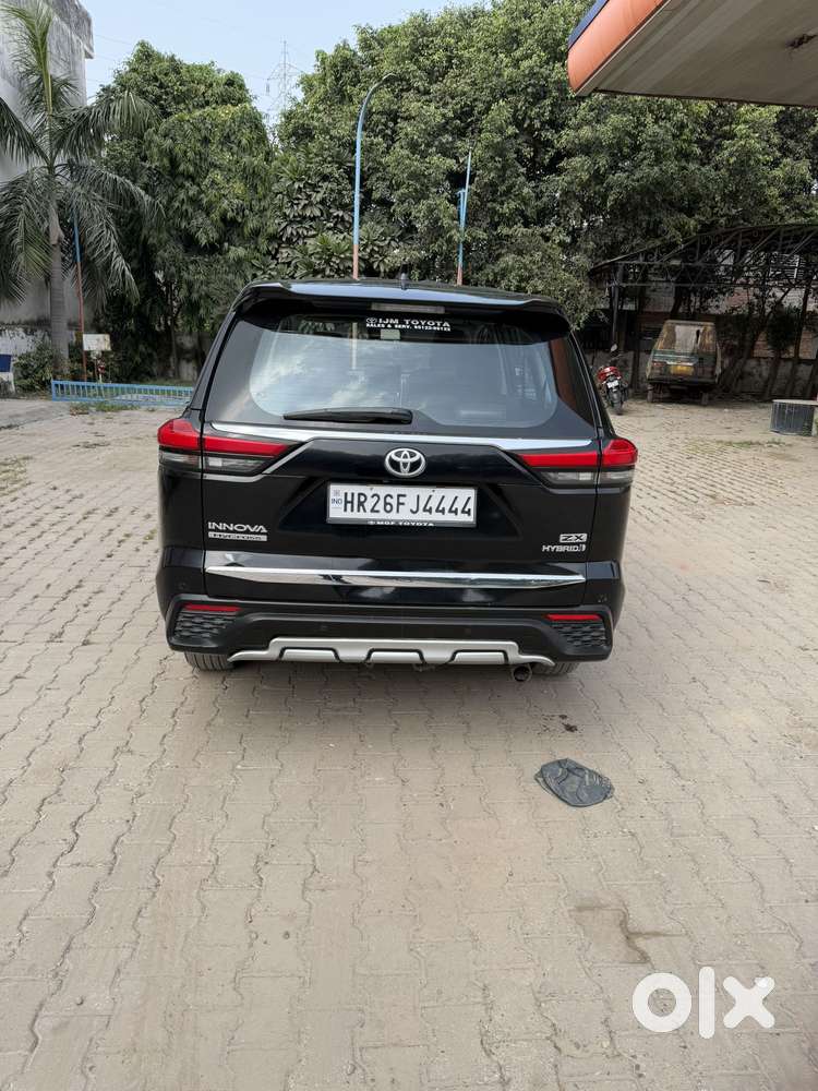 Toyota Innova Hycross 2.0 Zx Hybrid 7 Str, 2024, Petrol