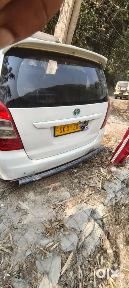 Toyota Innova 2016 Diesel 200000 Km Driven