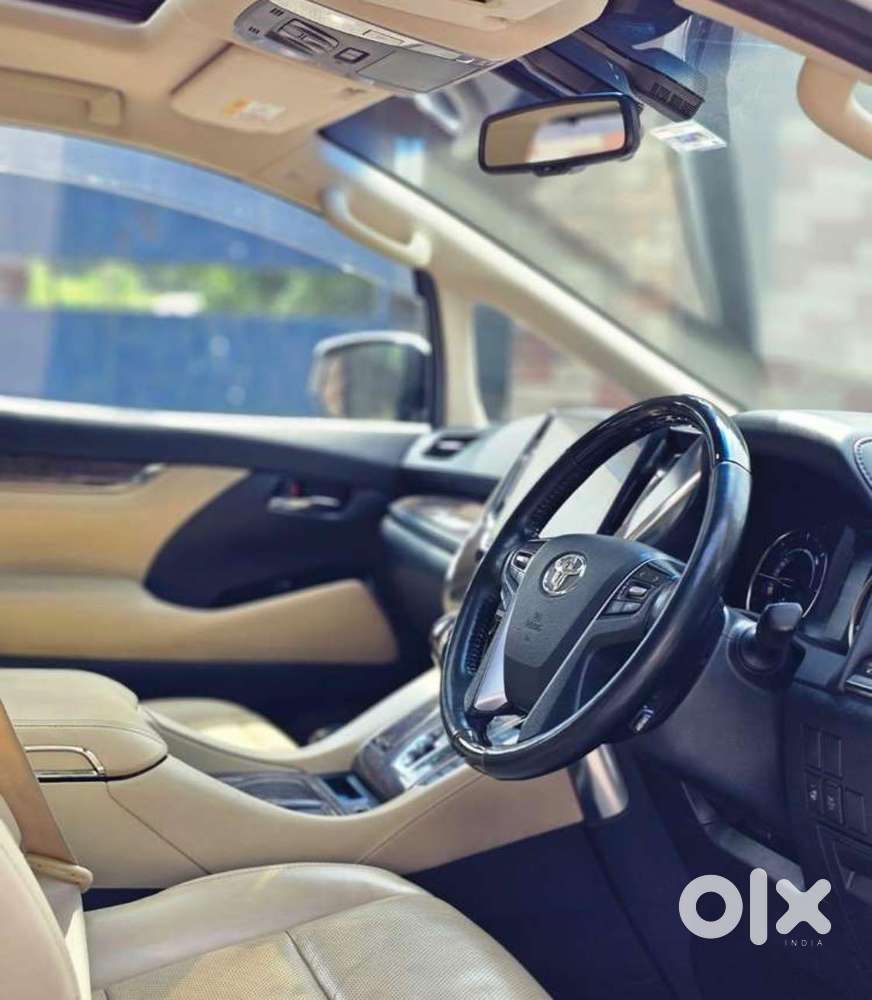 Toyota Vellfire 2.5 Executive Lounge, 2021, Electric