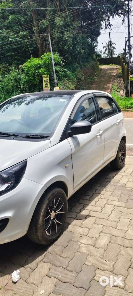 Tata Bolt Petrol 2016