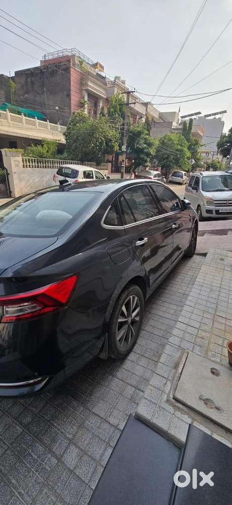 Skoda Slavia Style 1.0l Tsi Mt Petrol 2022 Model