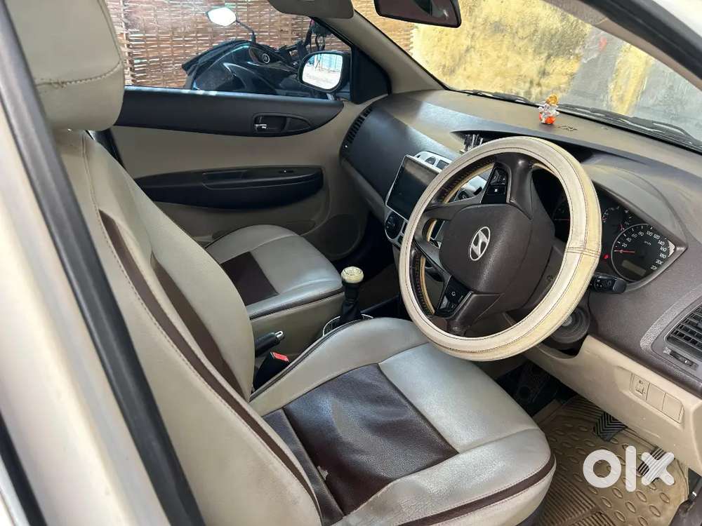Hyundai I20 2012 Petrol 93000 Km Driven