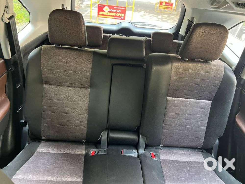 Toyota Innova Hycross 2.0 Vx Hybrid 8 Str, 2023, Petrol