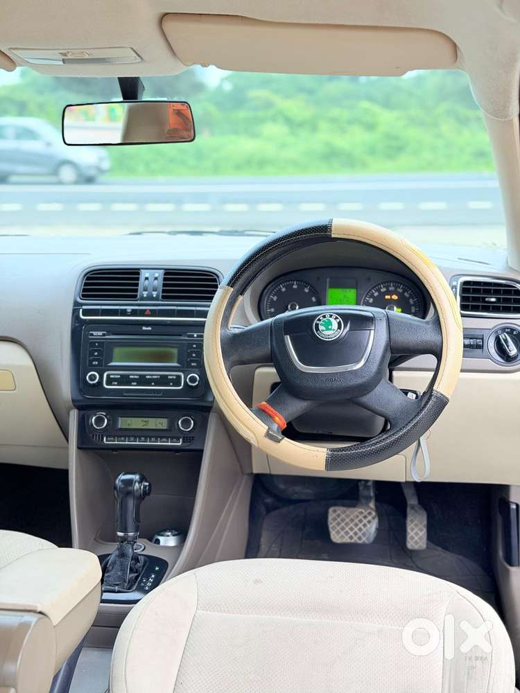 Skoda Rapid 1.6 Mpi At Elegance, 2012, Petrol