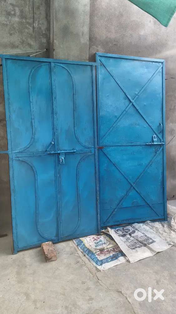 2 iron gate+1 window / 2 लोहे के दरवाजे और एक खिड़की// metal doors